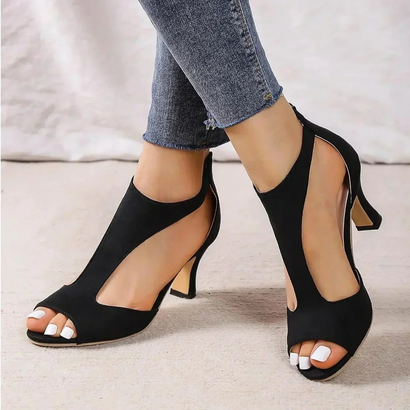HYLENNE | ELEGANT BACK-ZIP STILETTO SANDALS